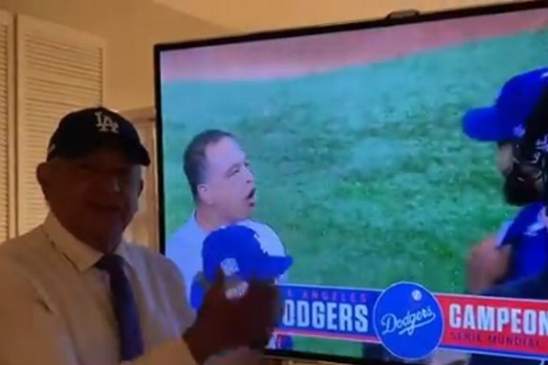 AMLO celebra triunfo de Dodgers en la Serie Mundial