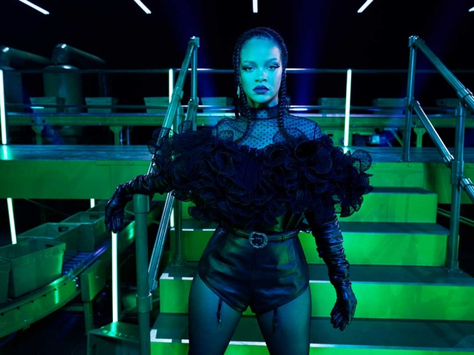 Rihanna quiere animar al mundo con desfile de modas