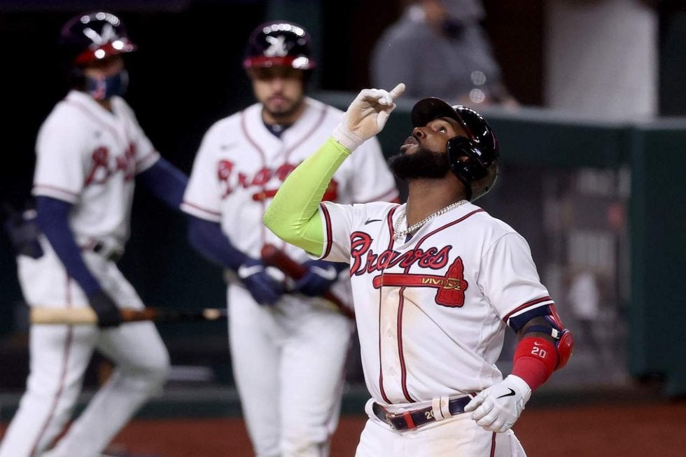 Bravos están a una victoria de la Serie Mundial; derrotan a Dodgers