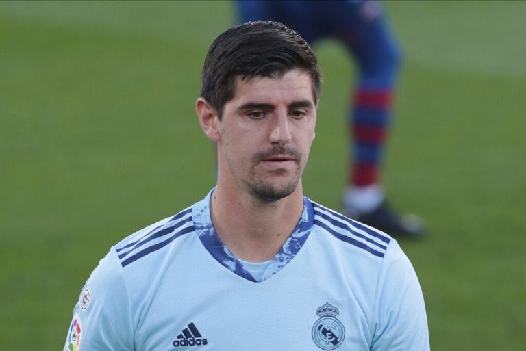 Courtois dejó la concentración de Bélgica por una posible lesión