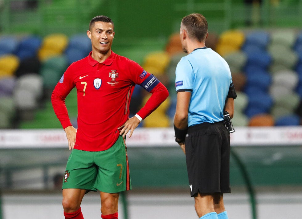 Asaltan la casa de Cristiano Ronaldo... para robarle una playera