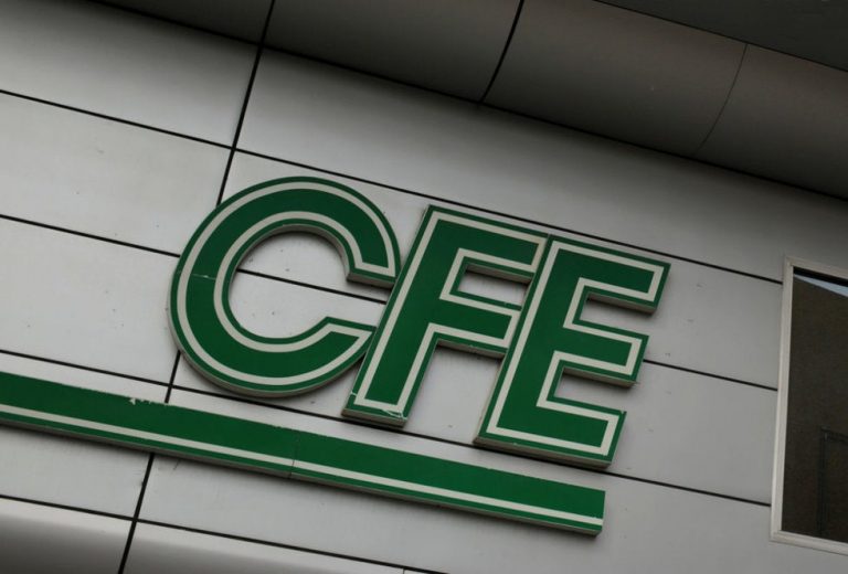 CFE quiere renegociar compra y transmisión de electricidad con la IP