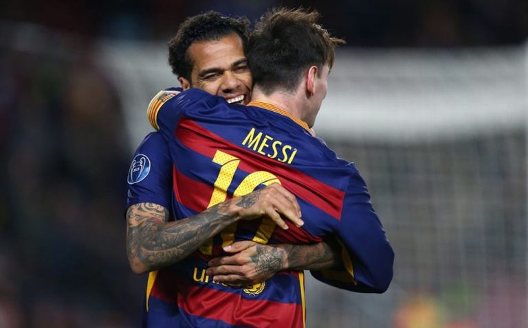 Le dije a Messi que no se fuera de Barcelona: Dani Alves