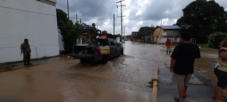 Más de 900 familias inundadas por el desborde del río Aguadulcita