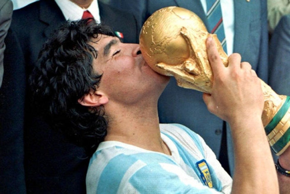 'La mano de Dios'... Diego Armando Maradona, la controvertida vida del astro argentino