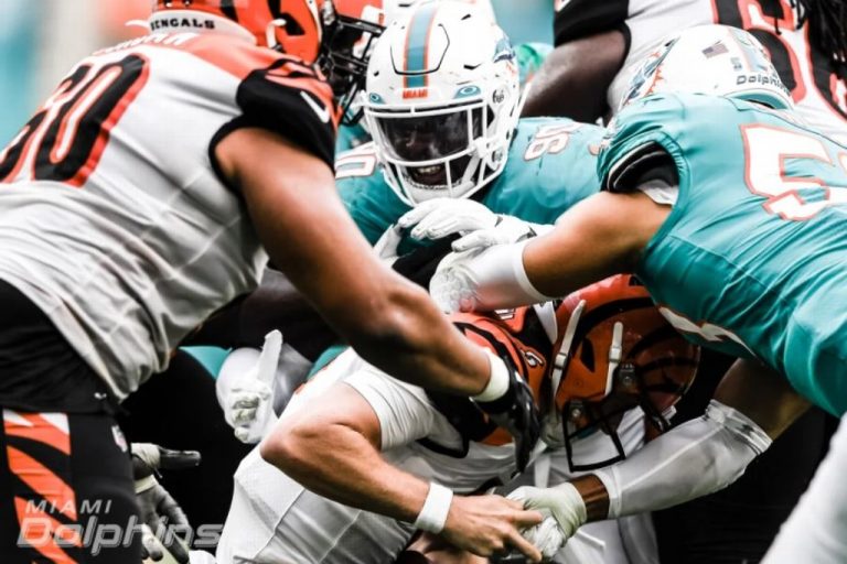 La intensa pelea entre Dolphins y Bengals que provocó 5 expulsiones