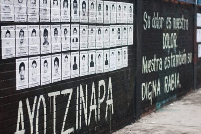 AMLO se reunirá con padres de los estudiantes de Ayotzinapa