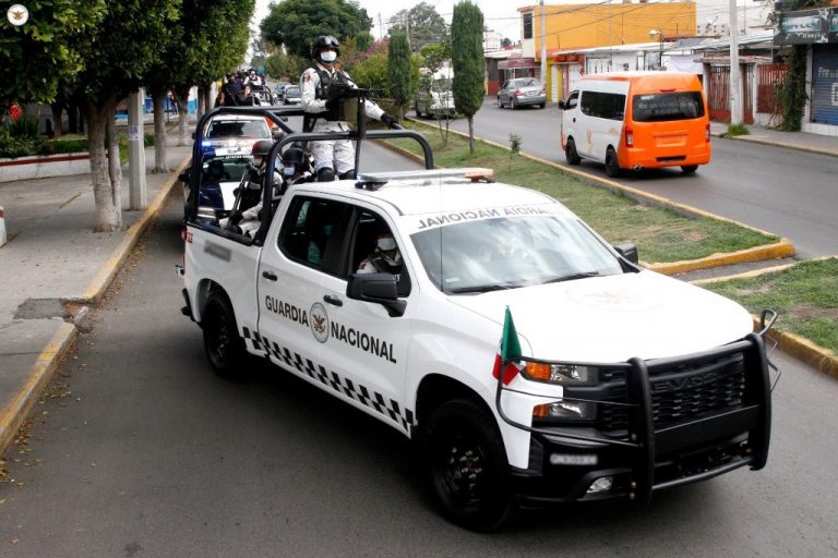 Patrulla de la Guardia Nacional cae de puente, un elemento murió