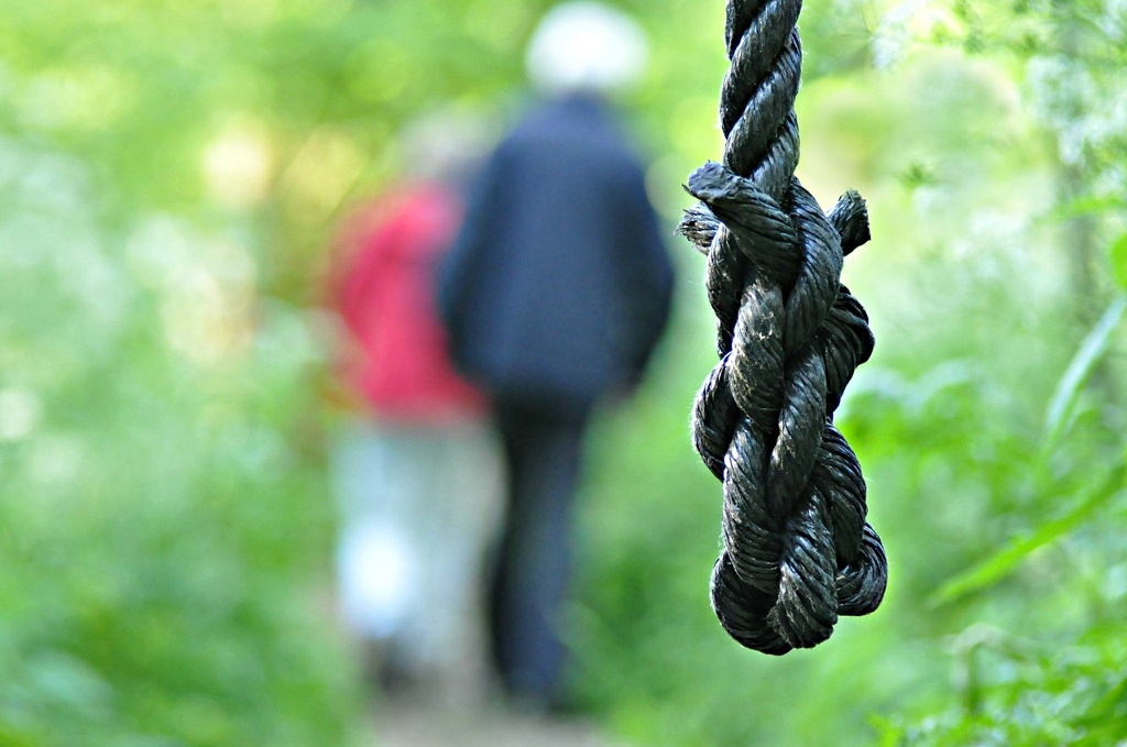 Se suicida niño al parecer porque no lo llevaron vestido de "indito"