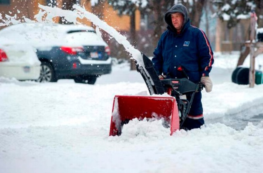 Tormenta invernal golpea el Este de EU, en plena distribución de vacuna