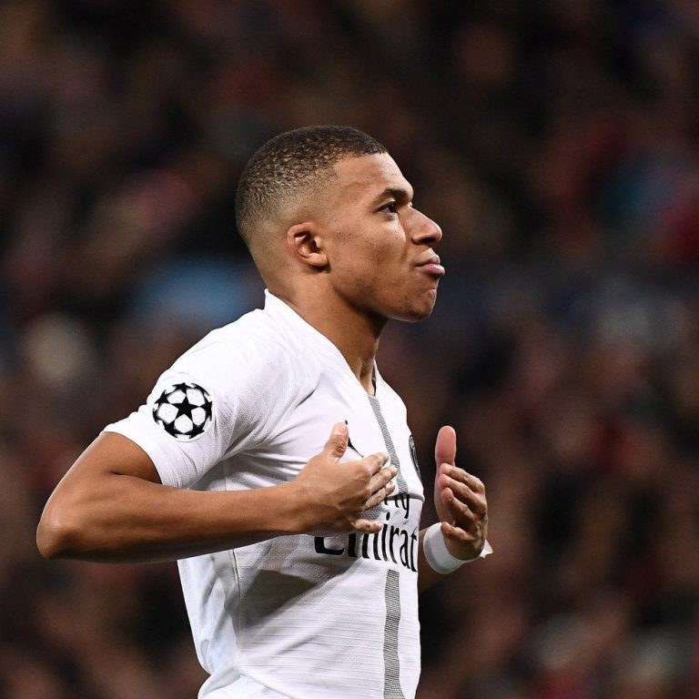 Kylian Mbappé supera marca de Messi en Champions League