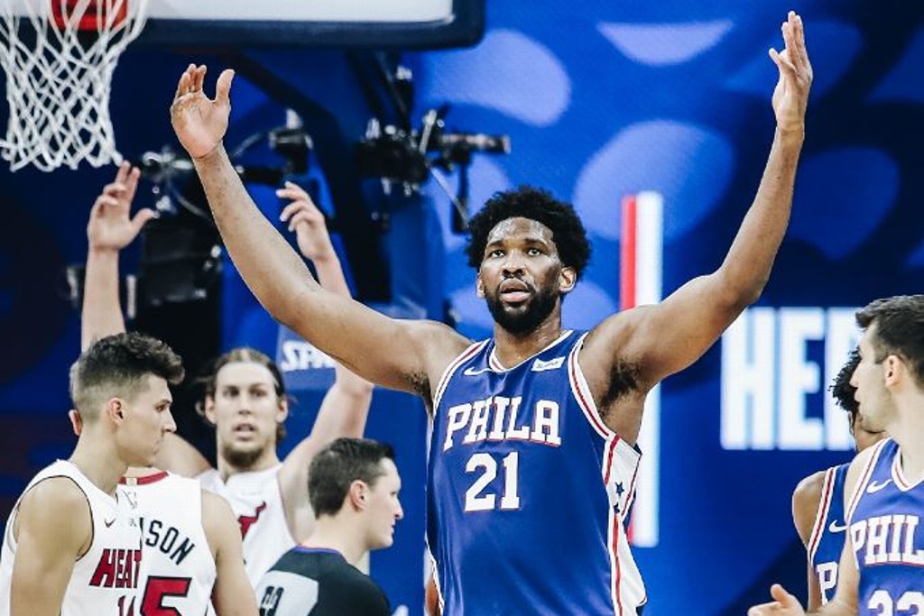 NBA: Gran noche de Embiid en triunfo de los Sixers