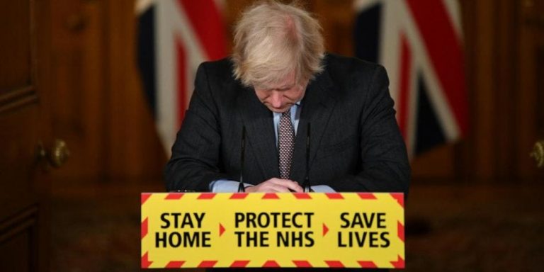 Boris Johnson asume total responsabilidad por muertes en Reino Unido