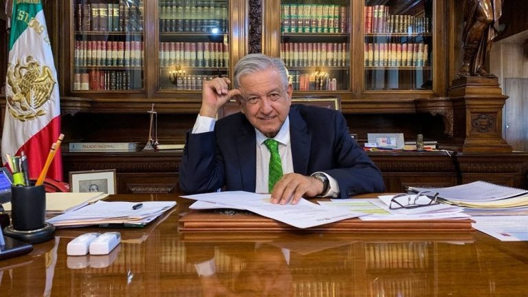 AMLO está aislado en Palacio Nacional junto a su familia