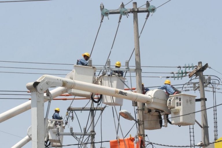 Apagones eléctricos en el norte de México provocados por flujo de energía