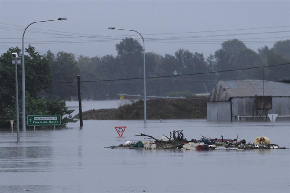 Evacuan a 18 mil personas por las peores inundaciones en décadas en Australia