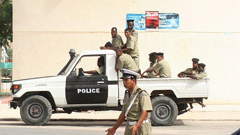 Amenazan con explotar avión en aeropuerto de Mauritania