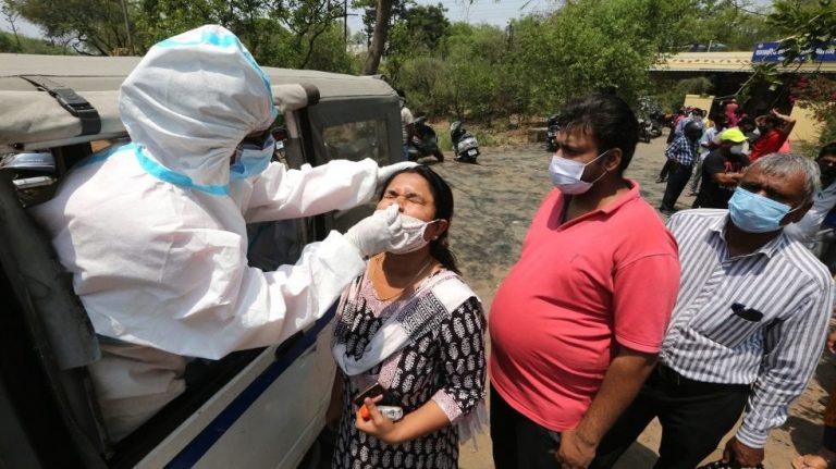 India supera a Brasil como el segundo país más afectado por COVID-19