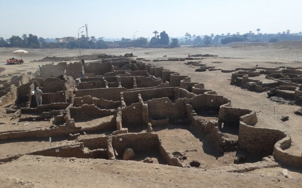 Encuentran ciudad perdida desde hace 3 mil años en Egipto