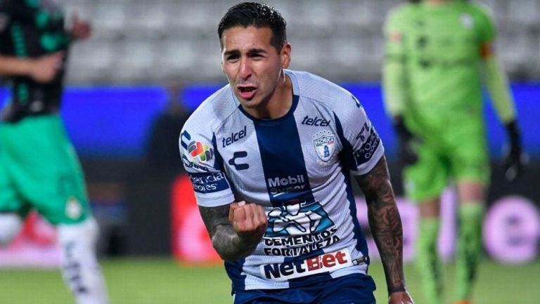 Gana Pachuca frente a Santos por la mínima